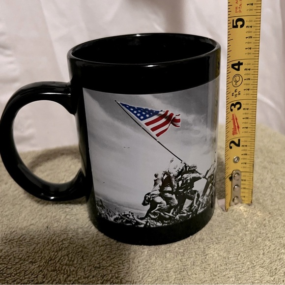 USMC Coffee Mug In Shades Of Black & Gray Battle Of Iwo Jima - Picture 4 of 5